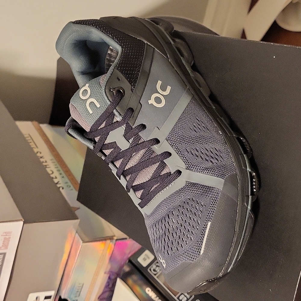 on cloudace graphite/olive women's US  medium